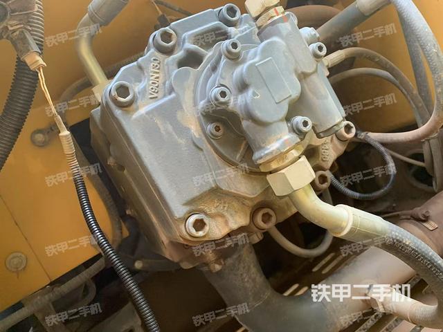 液壓泵艙室正面整體（整機(jī)外觀）