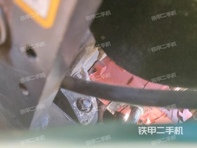 液壓泵艙室正面整體(整機(jī)外觀) 液壓泵艙室正面整體(整機(jī)外觀)