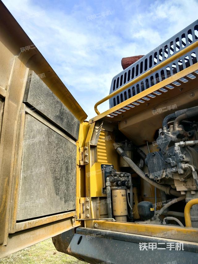 液壓泵斜45?左（大件艙室）