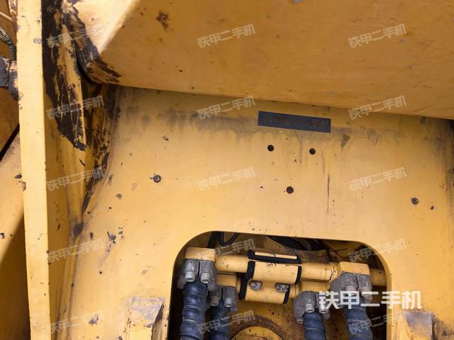 大臂背部俯視（工作和回轉(zhuǎn)裝置）