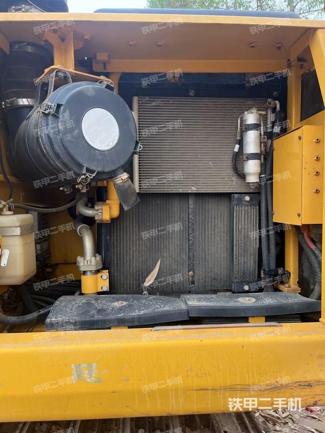 液壓泵斜45?左（大件艙室）