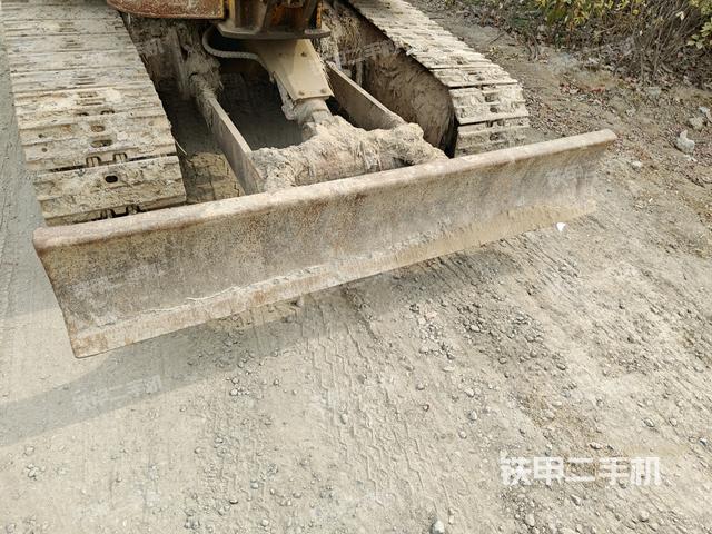 轉(zhuǎn)盤和下車架正前（工作和回轉(zhuǎn)裝置）