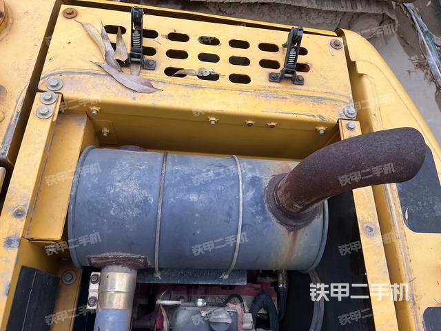 氣門室蓋螺絲特寫（上車部件）