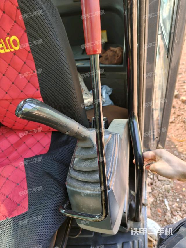 座椅后部(駕駛室部分) 座椅后部(駕駛室部分)