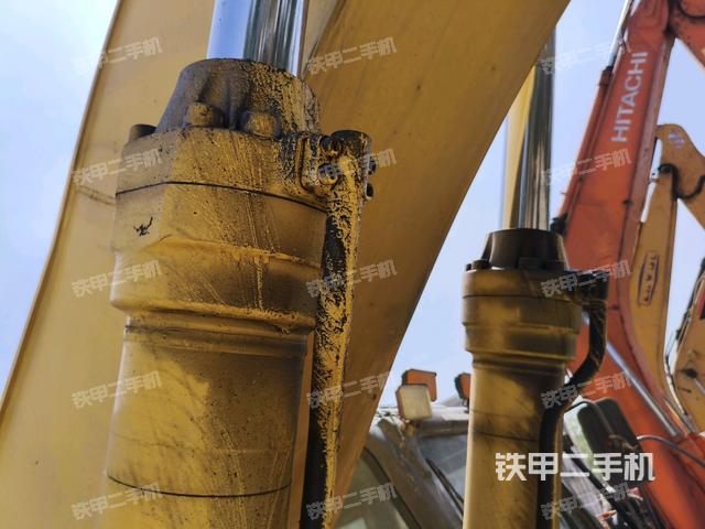 大臂油缸整體?豎拍(工作和回轉裝置) 大臂油缸整體?豎拍(工作和回轉裝置)