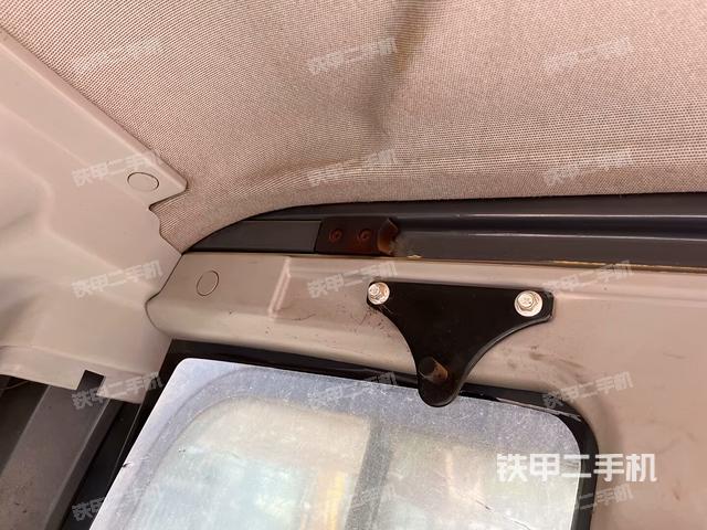 駕駛室左后45度(駕駛室部分) 駕駛室左后45度(駕駛室部分)