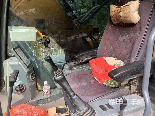 駕駛室整體（整機(jī)外觀）