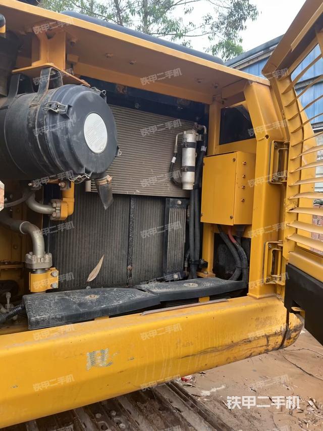 散熱器正面（大件艙室）