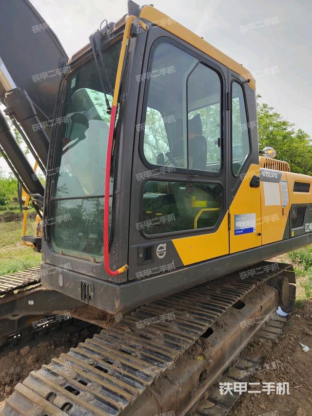 駕駛室整體（整機(jī)外觀）