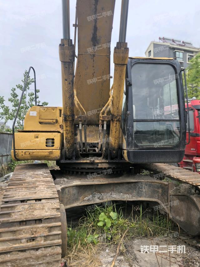 大臂油缸整體?豎拍（工作和回轉(zhuǎn)裝置）