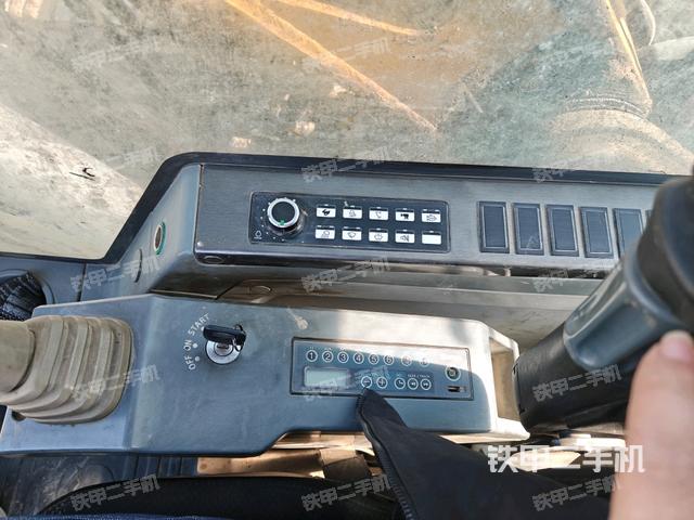 座椅右側(cè)控制臺(tái)/鑰匙門/油門/含右手柄（駕駛室部分）