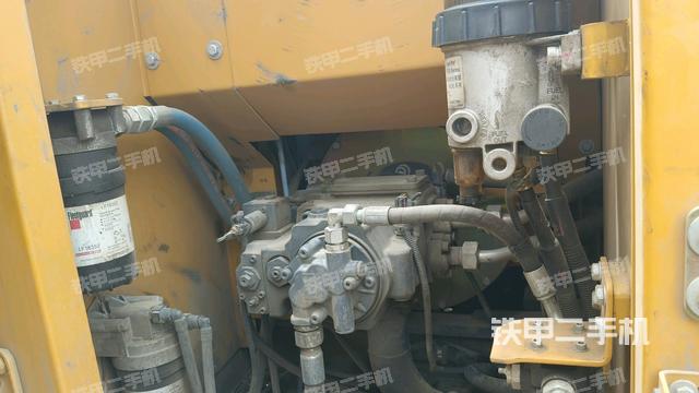 液壓泵斜45?左(大件艙室) 液壓泵斜45?左(大件艙室)