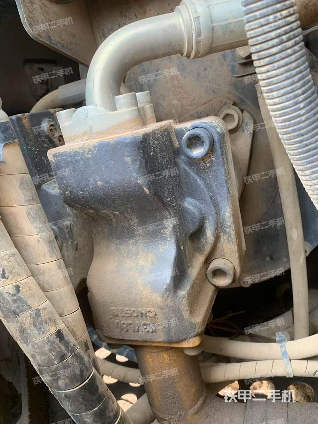 液壓泵艙室正面整體(整機(jī)外觀) 液壓泵艙室正面整體(整機(jī)外觀)