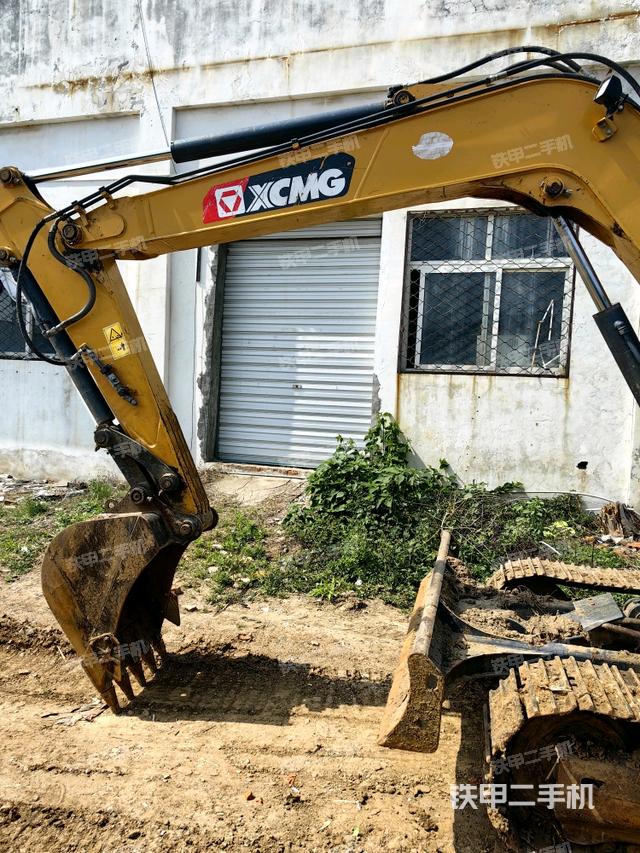 大臂整體?右側(工作和回轉裝置) 大臂整體?右側(工作和回轉裝置)