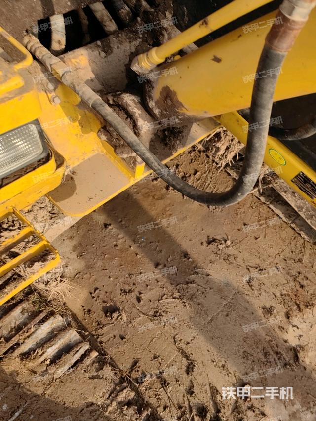 大臂根部?斜（工作和回轉(zhuǎn)裝置）