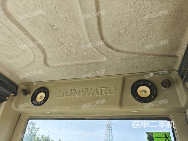 后窗玻璃角標(駕駛室部分) 后窗玻璃角標(駕駛室部分)