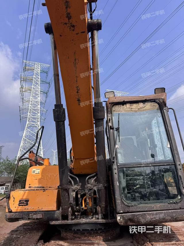 大臂油缸整體?豎拍（工作和回轉(zhuǎn)裝置）