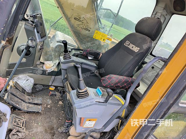 駕駛室整體（整機外觀）