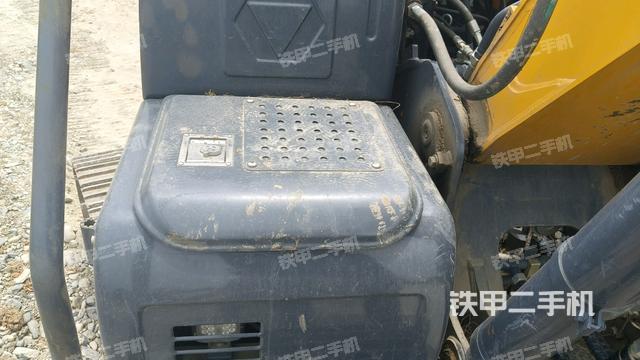 大臂背部俯視(工作和回轉(zhuǎn)裝置) 大臂背部俯視(工作和回轉(zhuǎn)裝置)