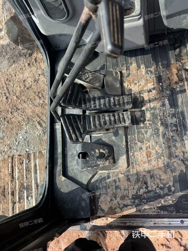 后窗玻璃角標(biāo)（駕駛室部分）