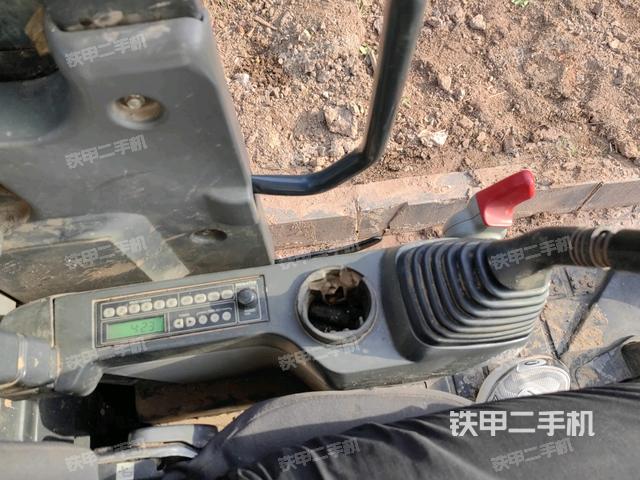 座椅左側(cè)控制臺/音響/含左手柄（駕駛室部分）