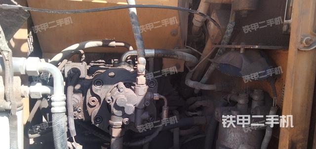 液壓泵艙室正面整體(整機(jī)外觀) 液壓泵艙室正面整體(整機(jī)外觀)