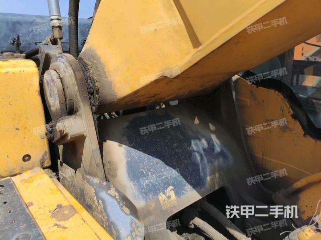 大臂根部?斜視(工作和回轉(zhuǎn)裝置) 大臂根部?斜視(工作和回轉(zhuǎn)裝置)