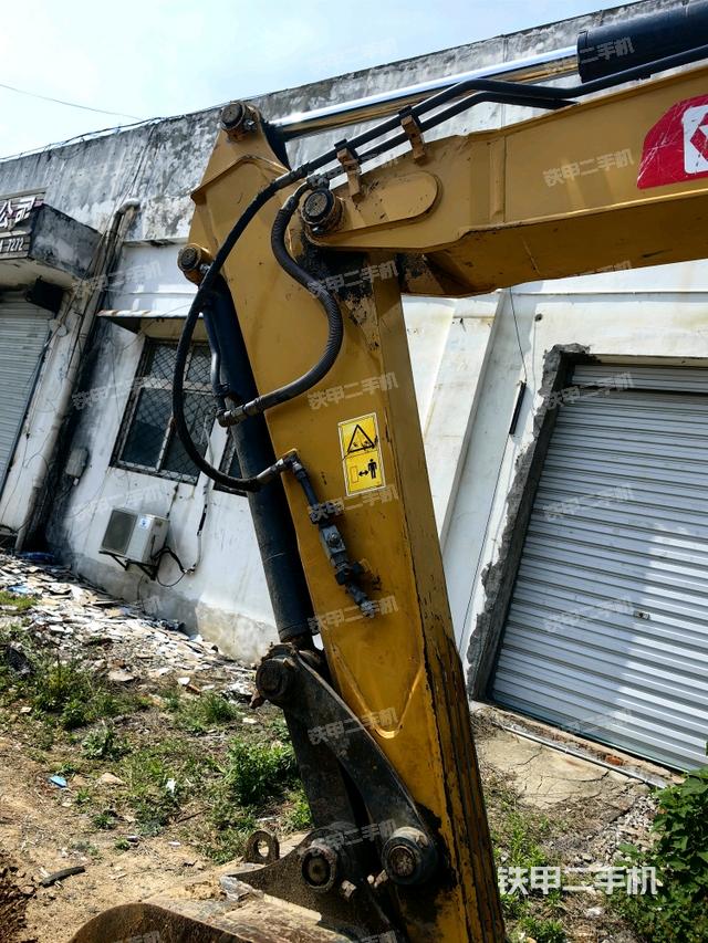 小臂整體左后(工作和回轉裝置) 小臂整體左后(工作和回轉裝置)