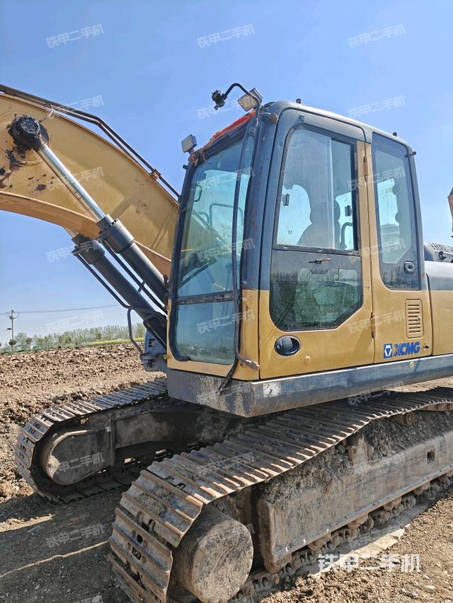 駕駛室左前45度（駕駛室部分）