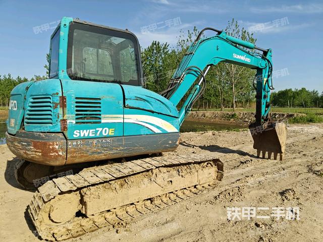 右后45(整機外觀) 右后45(整機外觀)