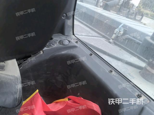 右側(cè)玻璃角標（駕駛室部分）