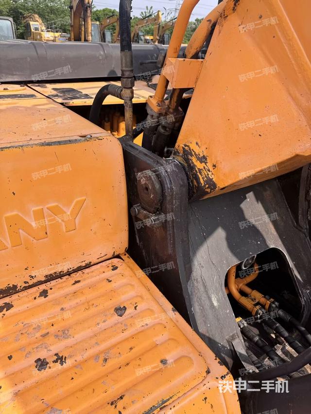 大臂根部?斜視（工作和回轉(zhuǎn)裝置）