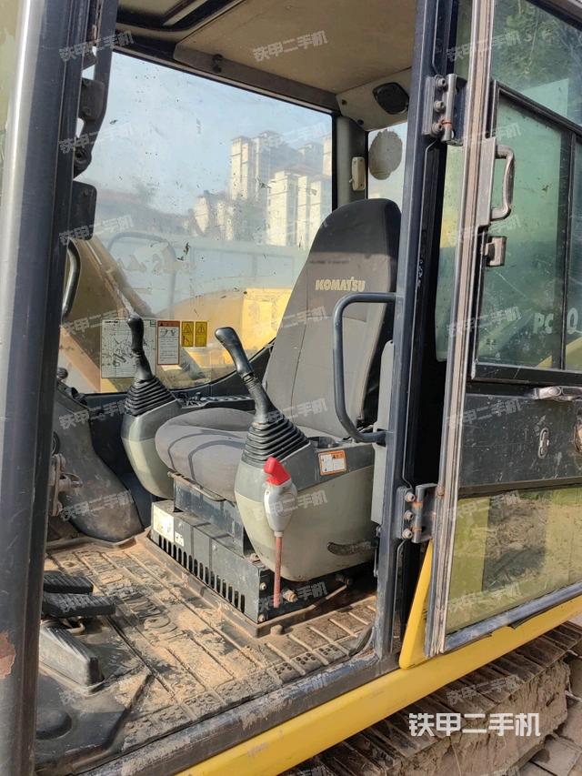 ?駕駛室正側(cè)（駕駛室部分）