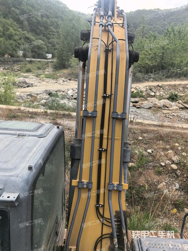 大臂背部俯視（工作和回轉(zhuǎn)裝置）