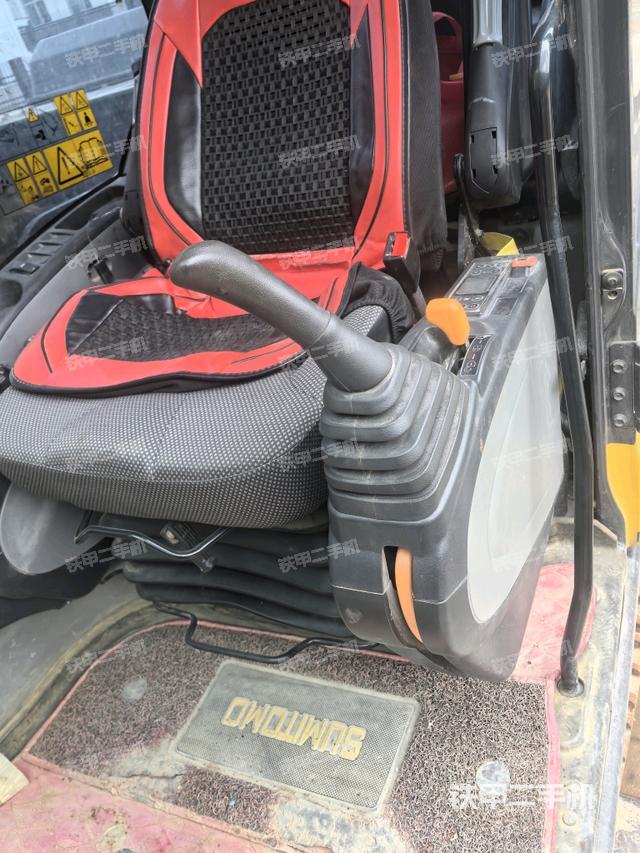 座椅右側(cè)控制臺/鑰匙門/油門/含右手柄（駕駛室部分）