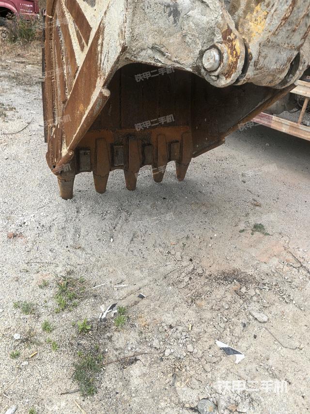 鏟斗右后整體（工作和回轉(zhuǎn)裝置）