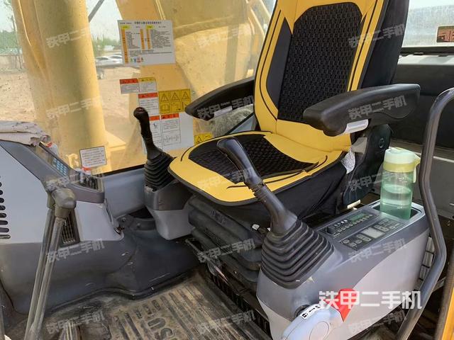 駕駛室整體(整機外觀) 駕駛室整體(整機外觀)