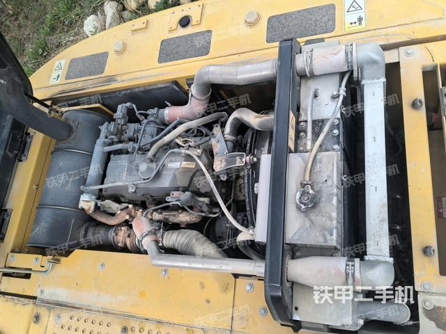 發(fā)動(dòng)機(jī)室（上車部件）