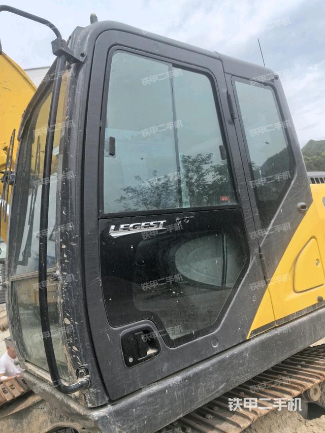 駕駛室左前45度（駕駛室部分）