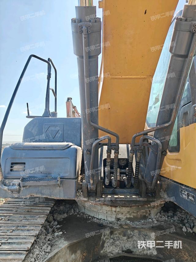 大臂油缸整體?豎拍（工作和回轉(zhuǎn)裝置）