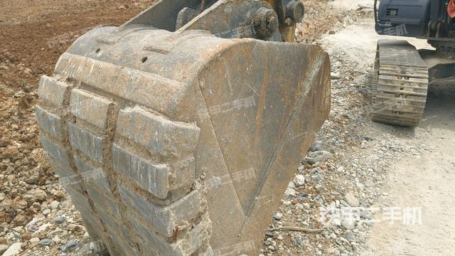 小臂整體左后(工作和回轉(zhuǎn)裝置) 小臂整體左后(工作和回轉(zhuǎn)裝置)