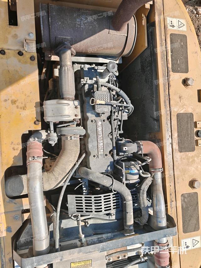 發(fā)動(dòng)機(jī)室（上車部件）