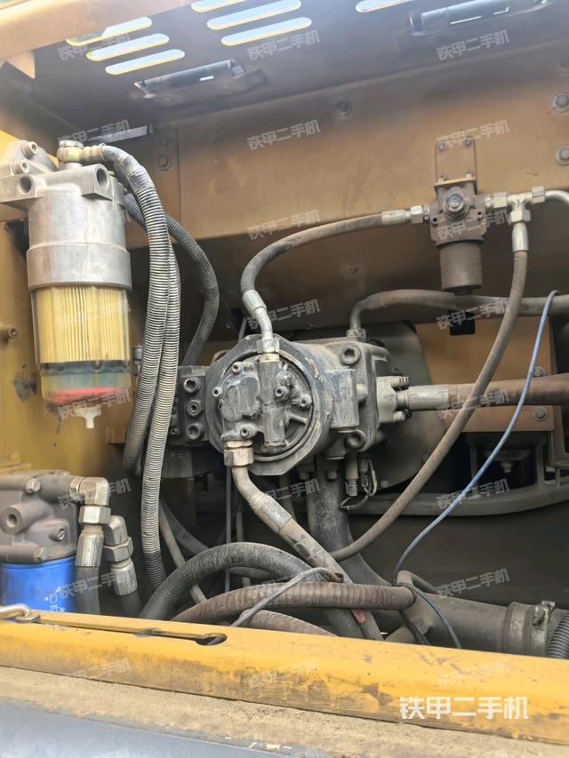 液壓泵斜45?左（大件艙室）