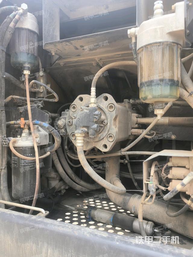 液壓泵斜45?左（大件艙室）