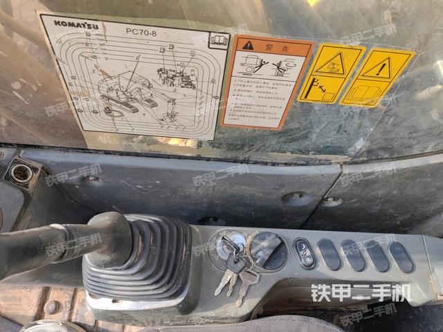 座椅右側(cè)控制臺/鑰匙門/油門/含右手柄（駕駛室部分）