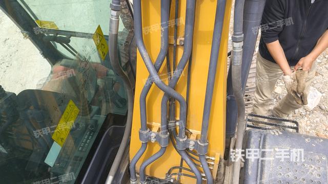 鏟斗45度(工作和回轉(zhuǎn)裝置) 鏟斗45度(工作和回轉(zhuǎn)裝置)