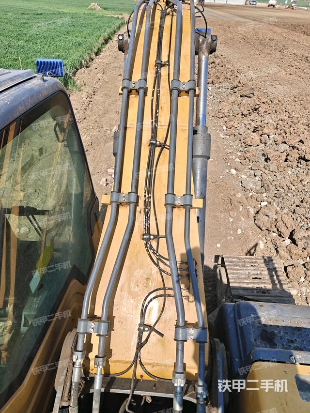 大臂背部俯視（工作和回轉(zhuǎn)裝置）