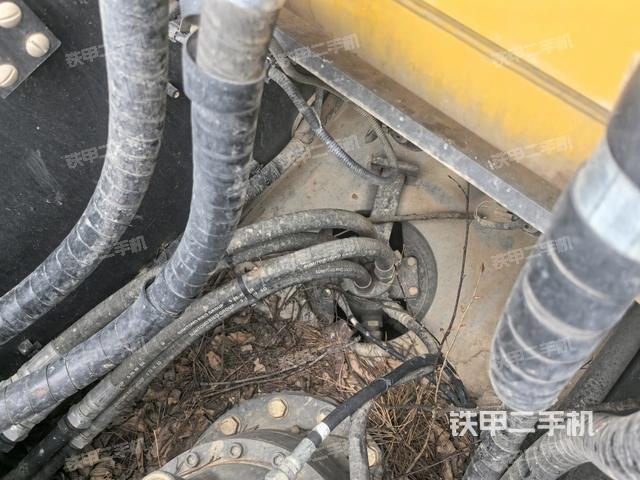 中央回轉(zhuǎn)接頭特寫（上車部件）