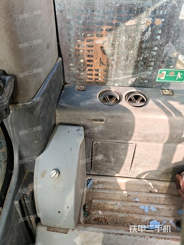 后窗玻璃角標(biāo)(駕駛室部分) 后窗玻璃角標(biāo)(駕駛室部分)