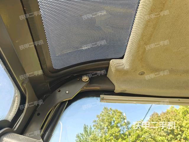 右側(cè)玻璃角標(biāo)（駕駛室部分）